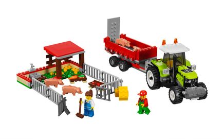Ferkel-Gehege mit Traktor